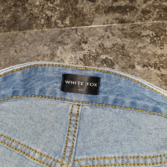 White Fox Blue Jean Shorts Size XS - Picture 4 of 9